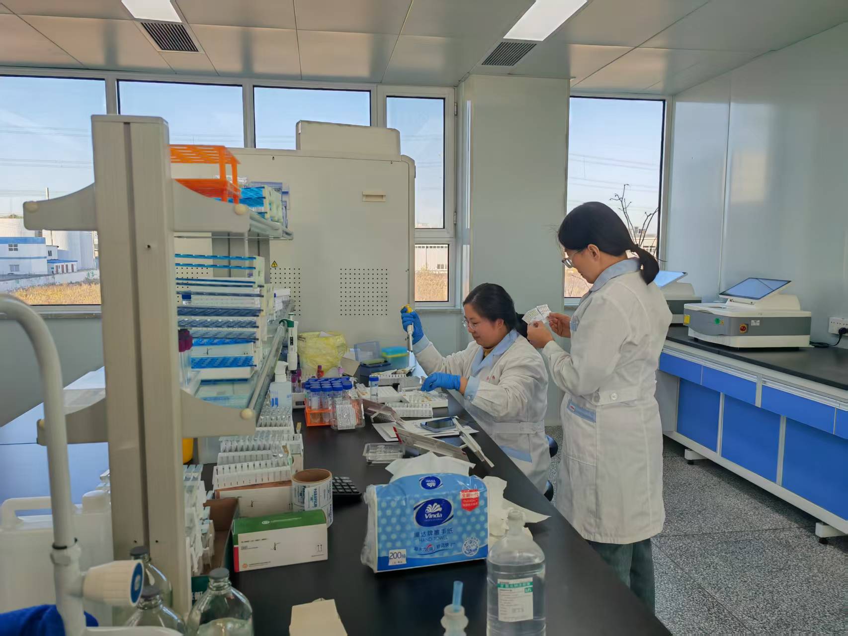 濱海新區(qū)生物技術(shù)開發(fā)企業(yè)喜獲國(guó)際展雙金獎(jiǎng)，保護(hù)中心高效預(yù)審全程保駕護(hù)航